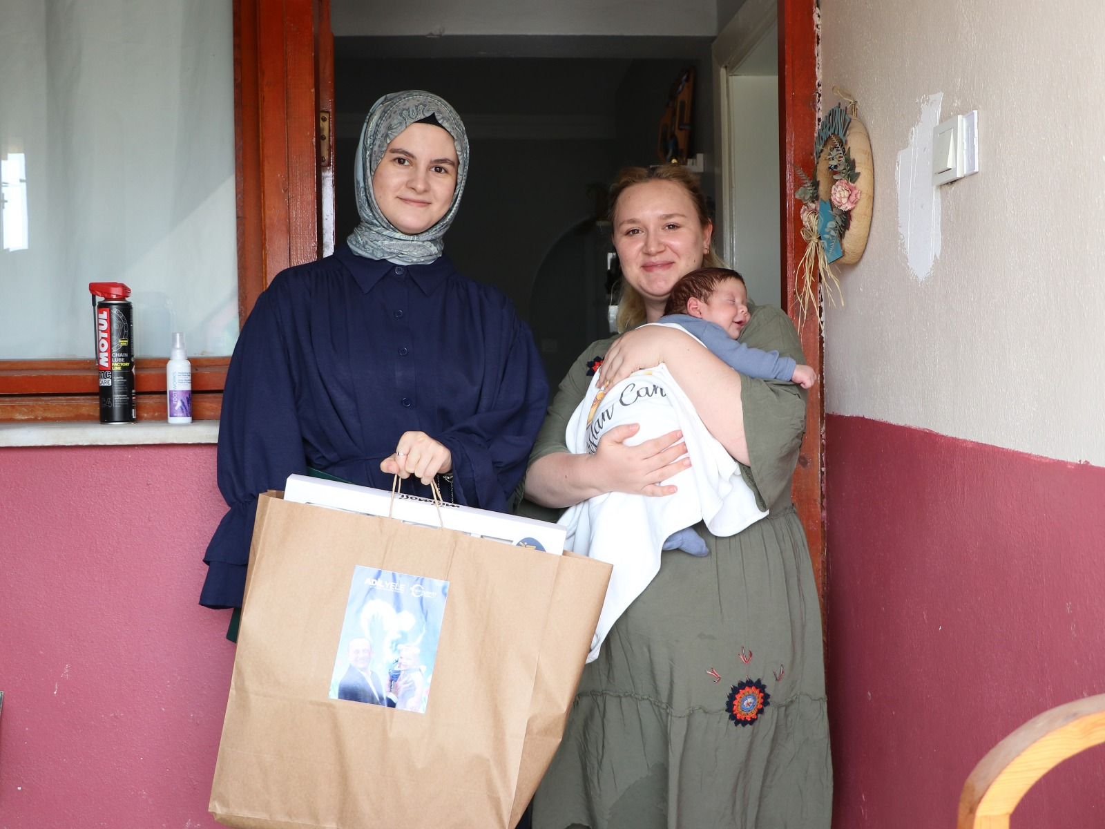 ÇİFTLİKKÖY'DE SOSYAL YARDIMLAR TÜM HIZIYLA SÜRÜYOR