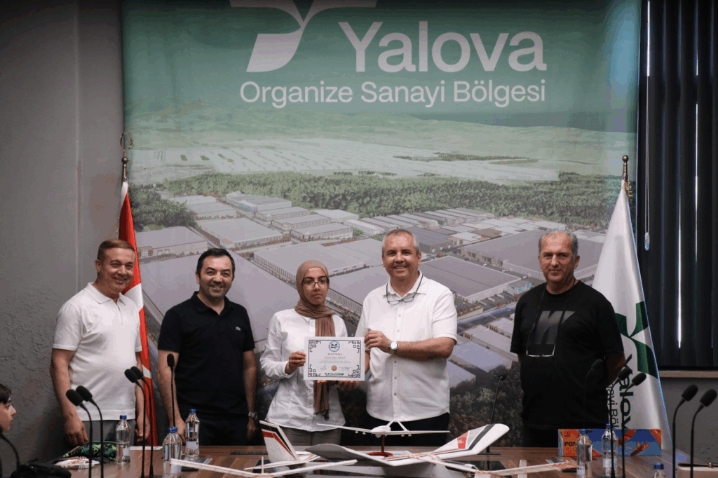 YALOVA OSB’DE GENÇLER MODEL UÇAKLARLA HAVACILIĞA KANAT AÇTI