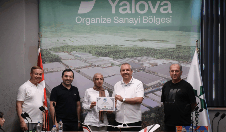 YALOVA OSB’DE GENÇLER MODEL UÇAKLARLA HAVACILIĞA KANAT AÇTI