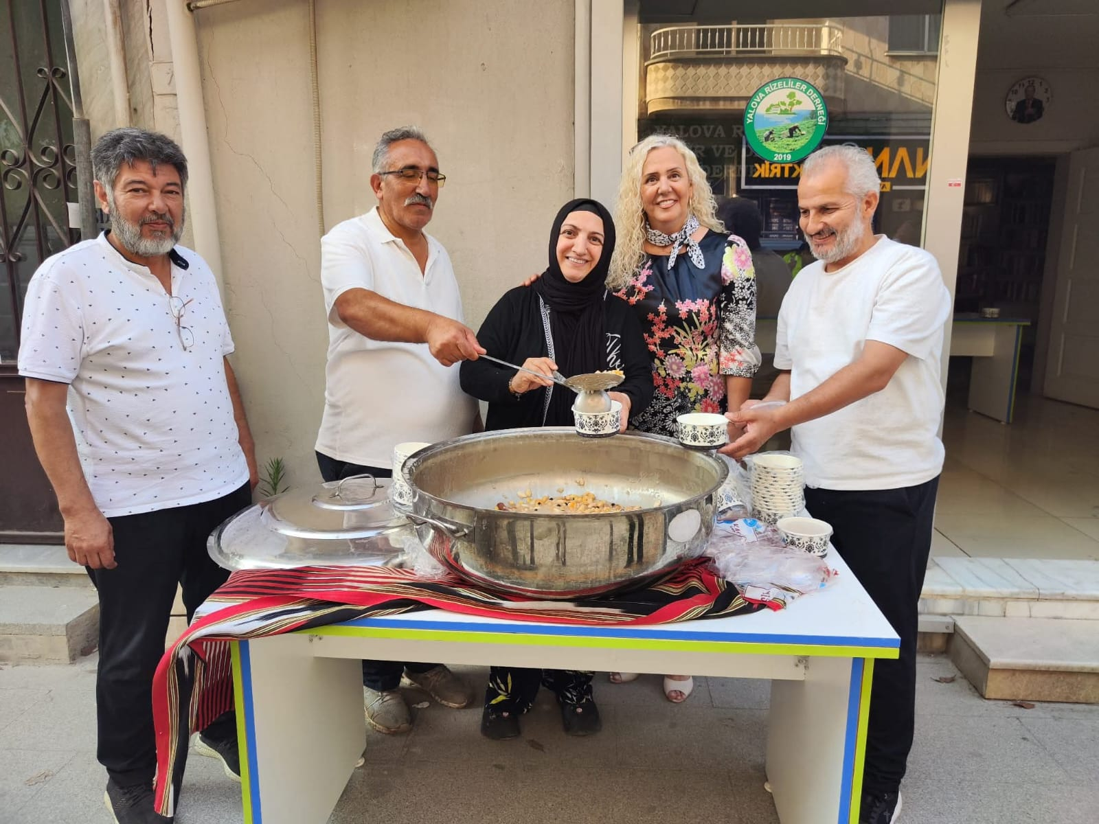 YALOVA RİZELİLER DERNEĞİ’NDEN ANLAMLI AŞURE PROGRAMI
