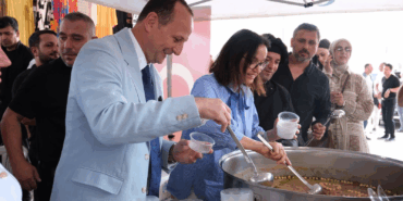 AŞURELER VALİ KAYA VE BAŞKAN YELE'DEN