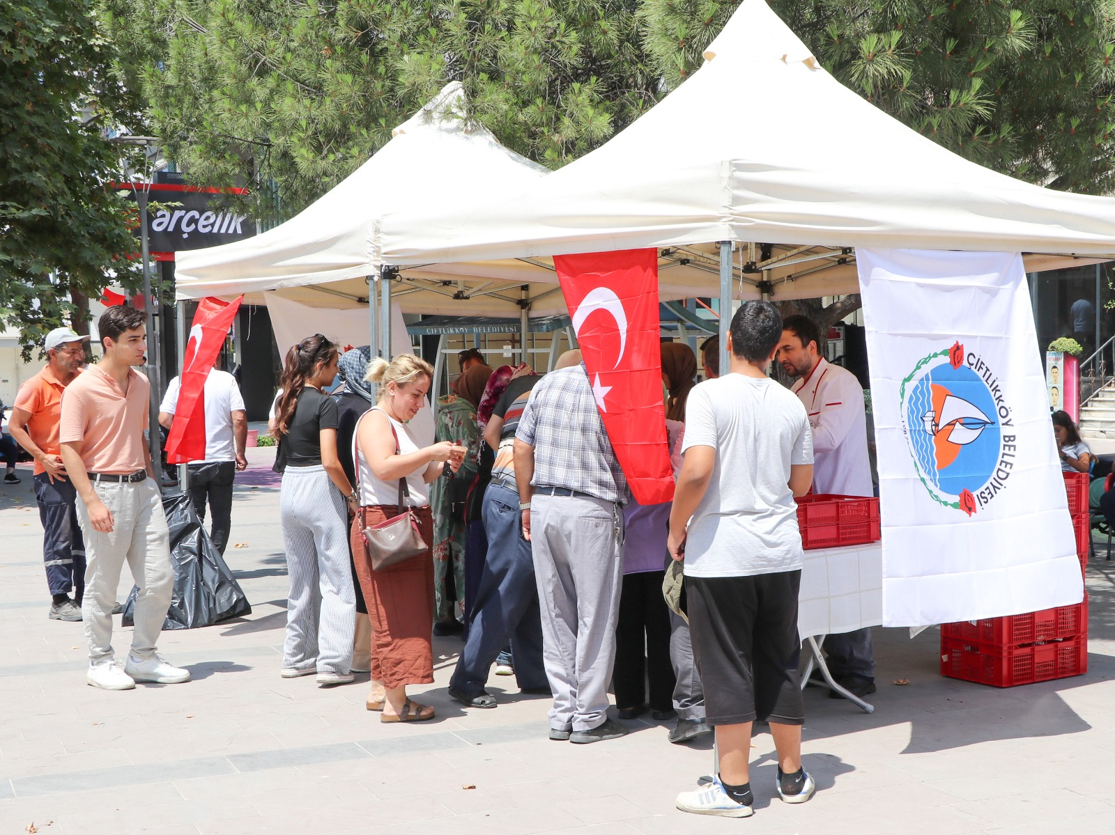 AŞURELER VALİ KAYA VE BAŞKAN YELE'DEN