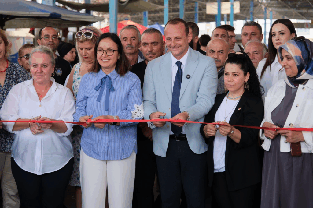 ÇİFTLİKKÖY'DE KADIN EL EMEĞİ PAZARI HİZMETE GİRDİ