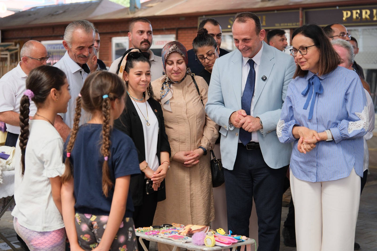 ÇİFTLİKKÖY'DE KADIN EL EMEĞİ PAZARI HİZMETE GİRDİ