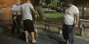 YALOVA'DA PARKI KİRLETENLERE ANINDA MÜDAHALE: ÇEVREYİ TEMİZLETTİLER