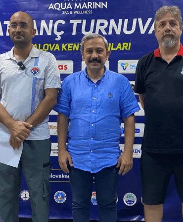 Yalova’da Satranç Coşkusu: Başkan Kendir, Oğluyla Hamle Yaptı