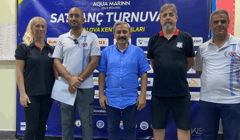 Yalova’da Satranç Coşkusu: Başkan Kendir, Oğluyla Hamle Yaptı