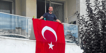 AK Parti Yalova İl Başkanı Umut Güçlü: "Bayrağımız Birliğimizin ve Teröre Karşı Kararlılığımızın Simgesidir"