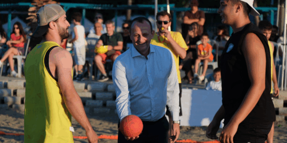 YALOVA'DA BİR İLK: PLAJ HENTBOLU COŞKUSU ÇİFTLİKKÖY SAHİLİNDE YAŞANDI 58 YALOVA’DA BİR İLK: PLAJ HENTBOLU COŞKUSU ÇİFTLİKKÖY SAHİLİNDE YAŞANDI