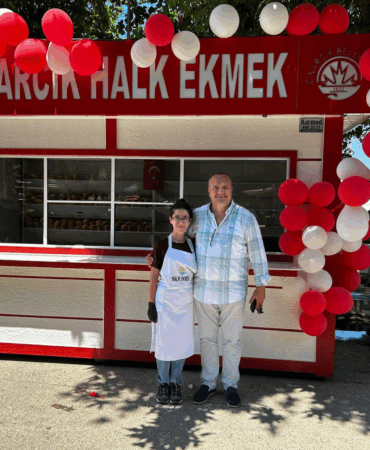 BAŞKAN KURT, HALK EKMEK SÖZÜNÜ TUTTU: ÇINARCIK’TA UYGULAMA BAŞLADI