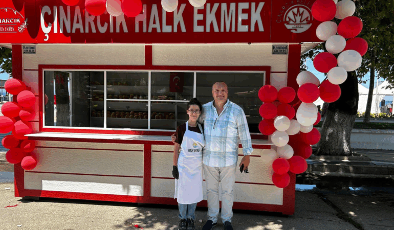 BAŞKAN KURT, HALK EKMEK SÖZÜNÜ TUTTU: ÇINARCIK’TA UYGULAMA BAŞLADI