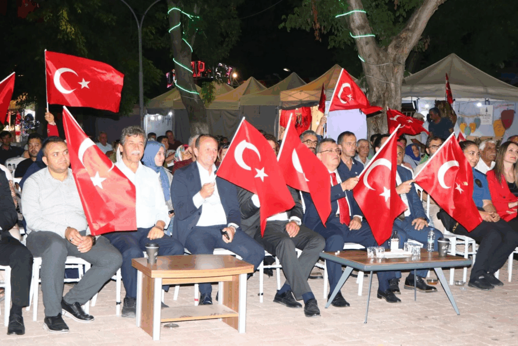 ÇİFTLİKKÖY'DE 15 TEMMUZ'UN 9. YILDÖNÜMÜ ETKİNLİKLERİ GERÇEKLEŞTİRİLDİ
