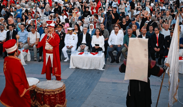 "Zaferin Adı: TÜRKİYE" – Yalova’da 15 Temmuz Demokrasi ve Millî Birlik Günü Anıldı 1 "Zaferin Adı: TÜRKİYE" – Yalova’da 15 Temmuz Demokrasi ve Millî Birlik Günü Anıldı