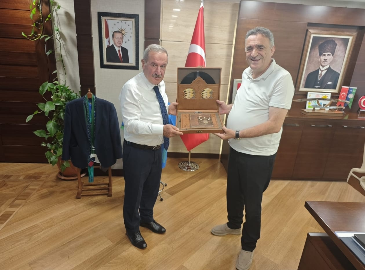 Türkiye’nin ve Dünyanın İlk “Akıllı İnek” Projesi Gümüşhaneli İş İnsanı Cemil Tanguroğlu’ndan