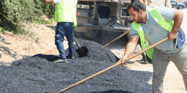 ŞEHİR MERKEZİNDE YOL BAKIM ÇALIŞMALARI DEVAM EDİYOR