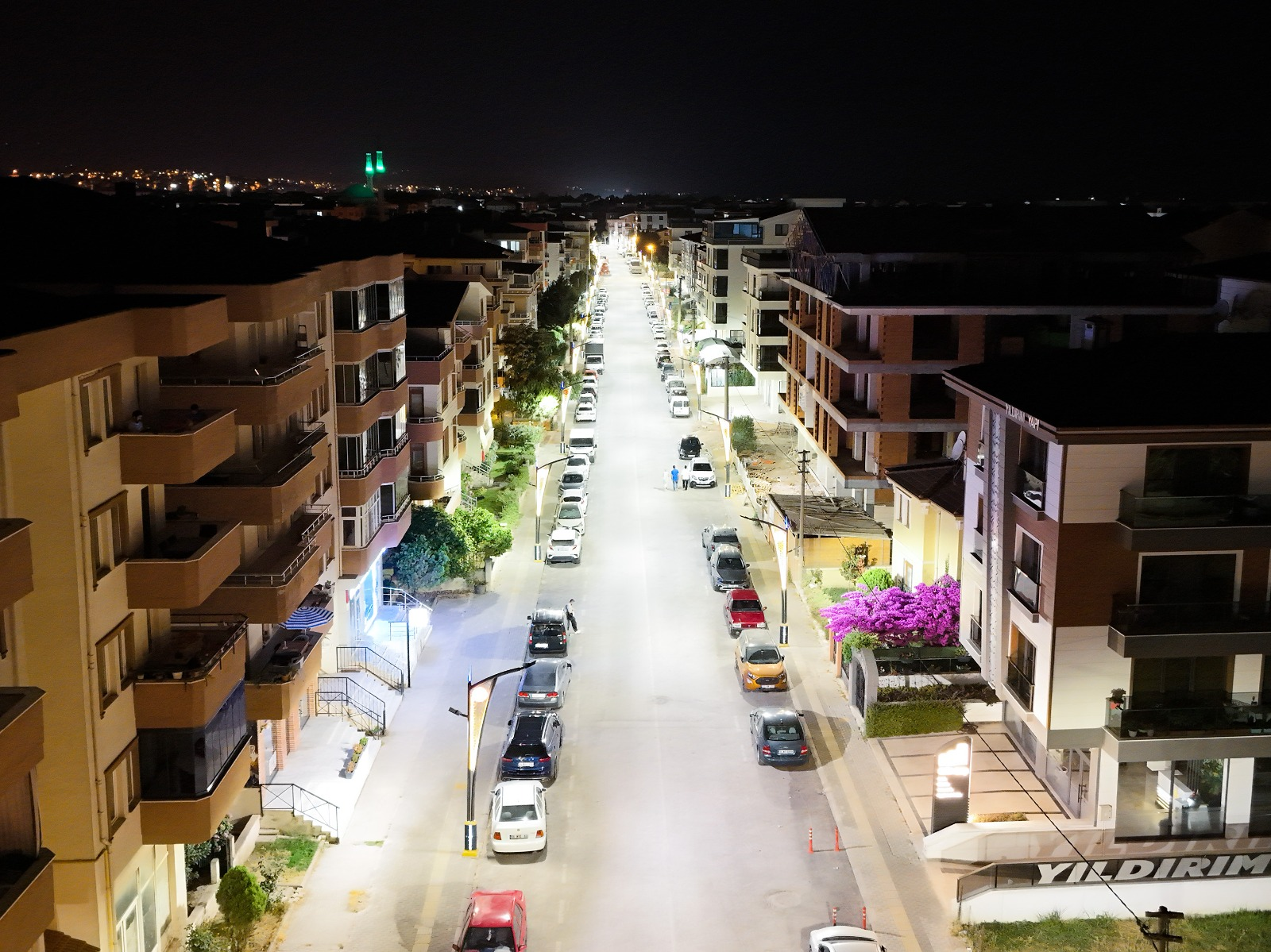 ÇİFTLİKKÖY YENİ NESİL AYDINLATMALARLA IŞILDIYOR