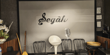Segah Cafe, Çiftlikköy Sahilinde Müzik ve Lezzeti Buluşturuyor