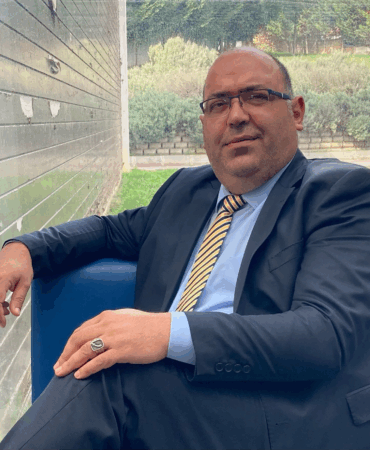 Volkan Özdemir: Siyasetin Sessiz Gücü, Halkın Yüreğine Dokunan Adam