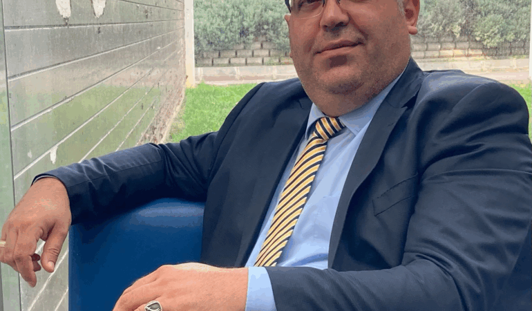 Volkan Özdemir: Siyasetin Sessiz Gücü, Halkın Yüreğine Dokunan Adam