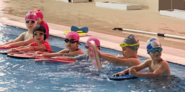 YALOVA BELEDİYESİ YAZ SPOR OKULLARIN'DA ÇOCUKLAR YÜZME ÖĞRENİRKEN EĞLENİYOR