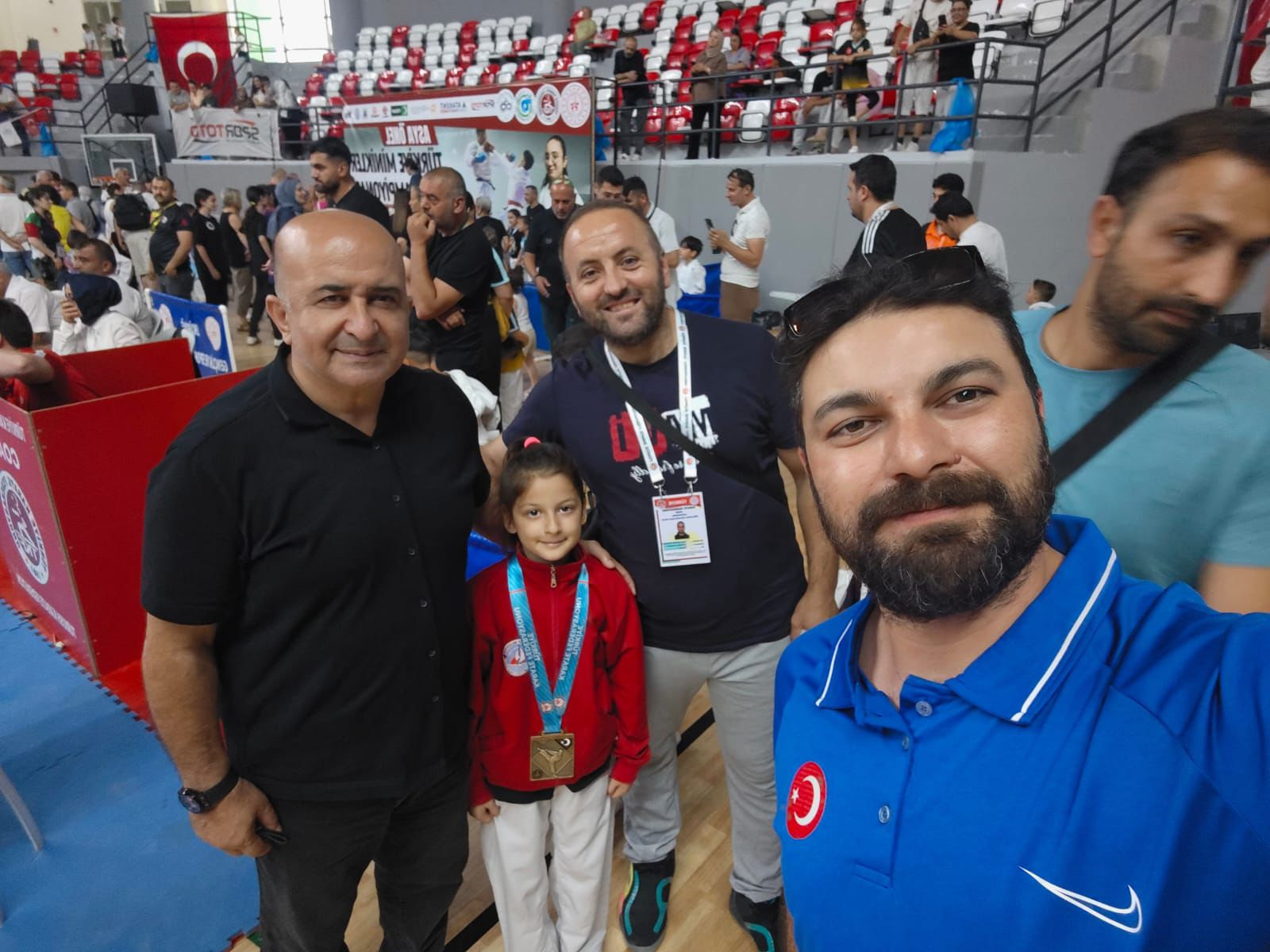 ÇİFTLİKKÖY BELEDİYESPOR’UN MİNİK SPORCUSU TÜRKİYE ŞAMPİYONU OLDU