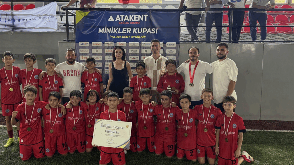 KENT OYUNLARI’NDA ÇİFTLİKKÖY BELEDİYESPOR U11 TAKIMI ŞAMPİYON OLDU