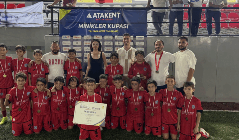 KENT OYUNLARI’NDA ÇİFTLİKKÖY BELEDİYESPOR U11 TAKIMI ŞAMPİYON OLDU