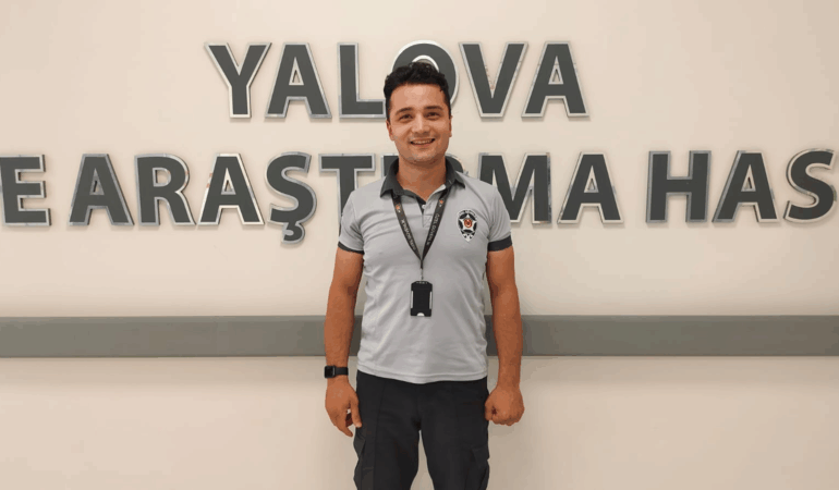 Yalovalı Genç Güvenlik Görevlisi Bayramcan Şahin Disiplini ve Başarısıyla Dikkat Çekiyor