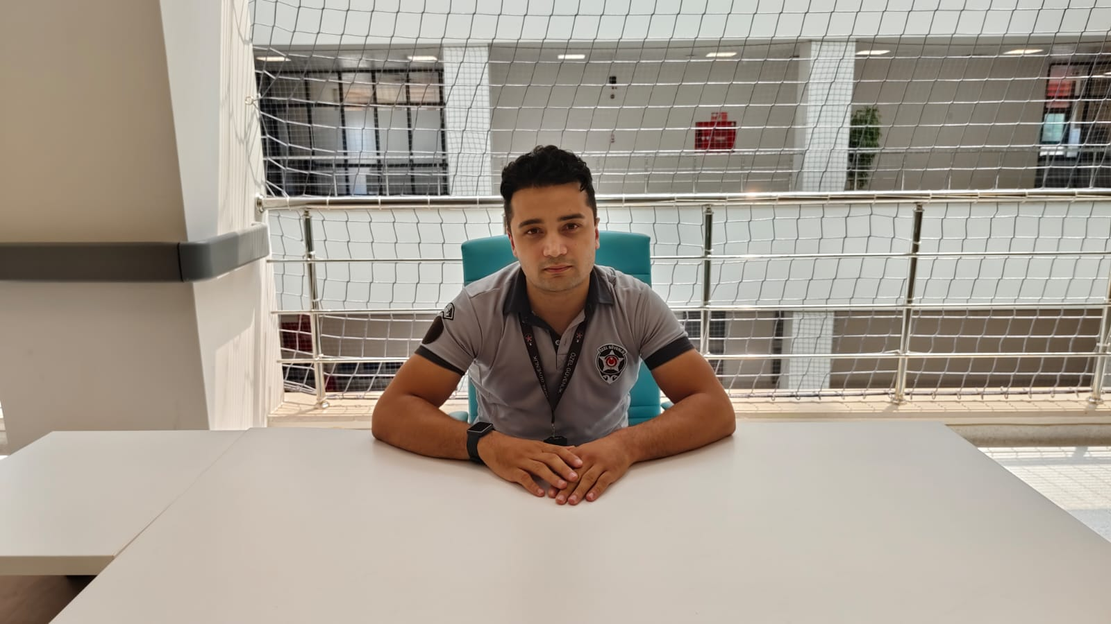 Yalovalı Genç Güvenlik Görevlisi Bayramcan Şahin Disiplini ve Başarısıyla Dikkat Çekiyor
