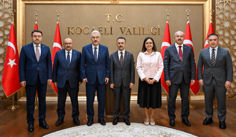 Vali Dr. Hülya Kaya, 10. Bölge Düzensiz Göçle Mücadele Koordinasyon Toplantısı’na Katıldı 1 Vali Dr. Hülya Kaya, 10. Bölge Düzensiz Göçle Mücadele Koordinasyon Toplantısı’na Katıldı