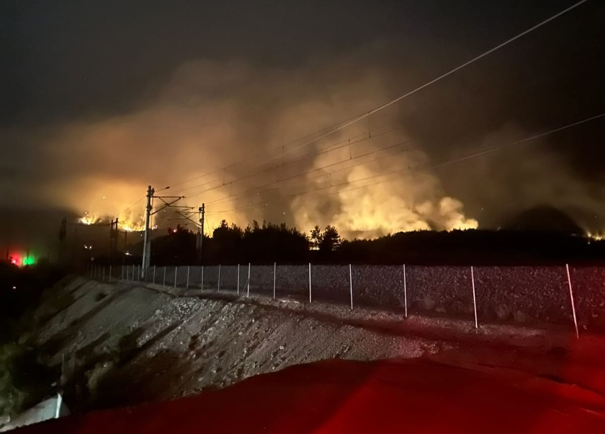 ÇİFTLİKKÖY’DEN, SAKARYA-BİLECİK’TEKİ YANGINA İTFAİYE DESTEĞİ