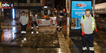 MERKEZ CADDELERE KAPSAMLI TEMİZLİK ÇALIŞMASI