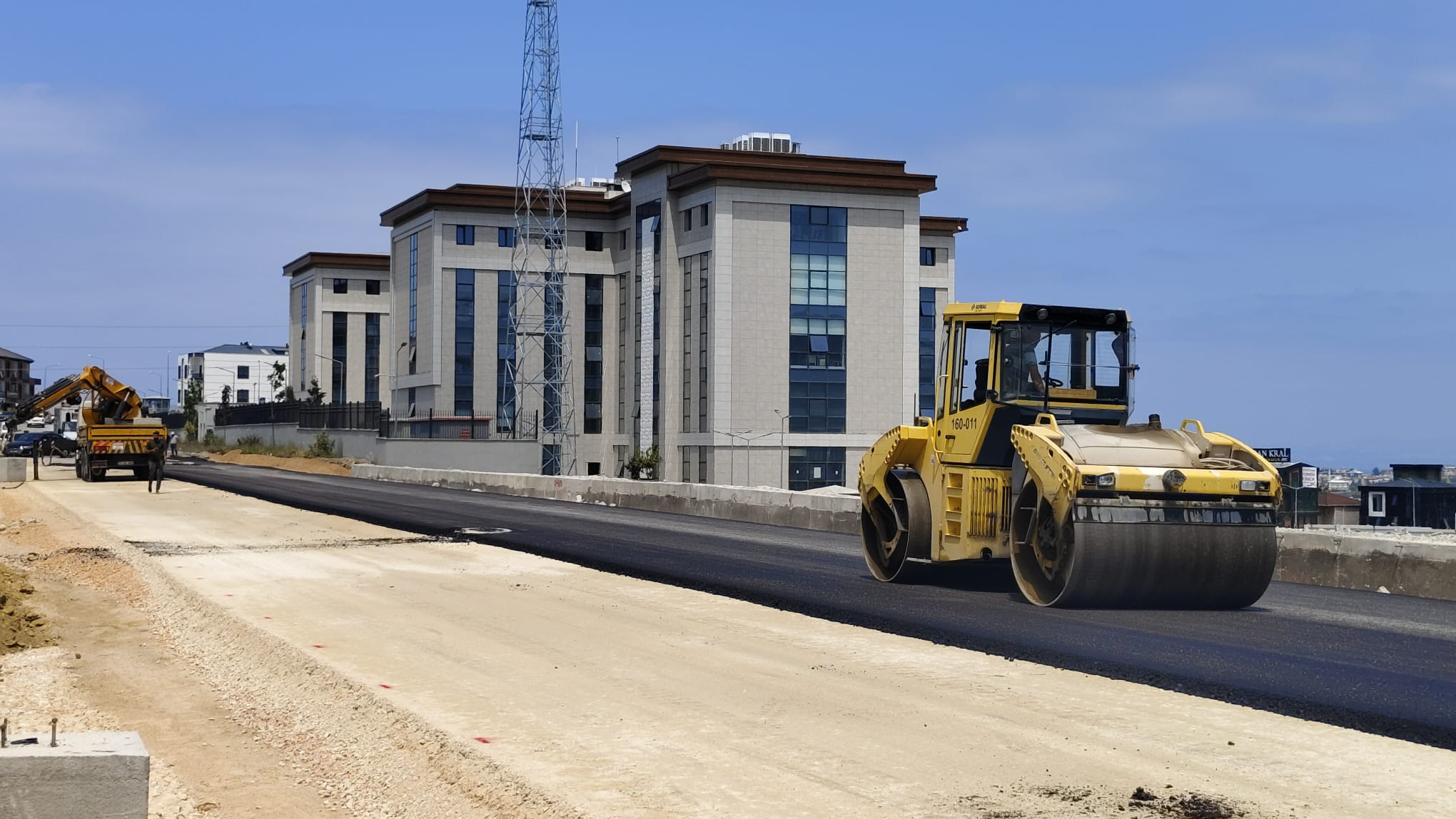 Yalova Eğitim ve Araştırma Hastanesi'ne Ulaşım Rahatlıyor: Yol Ay Sonunda Açılıyor, 190 Araçlık Otopark Geliyor