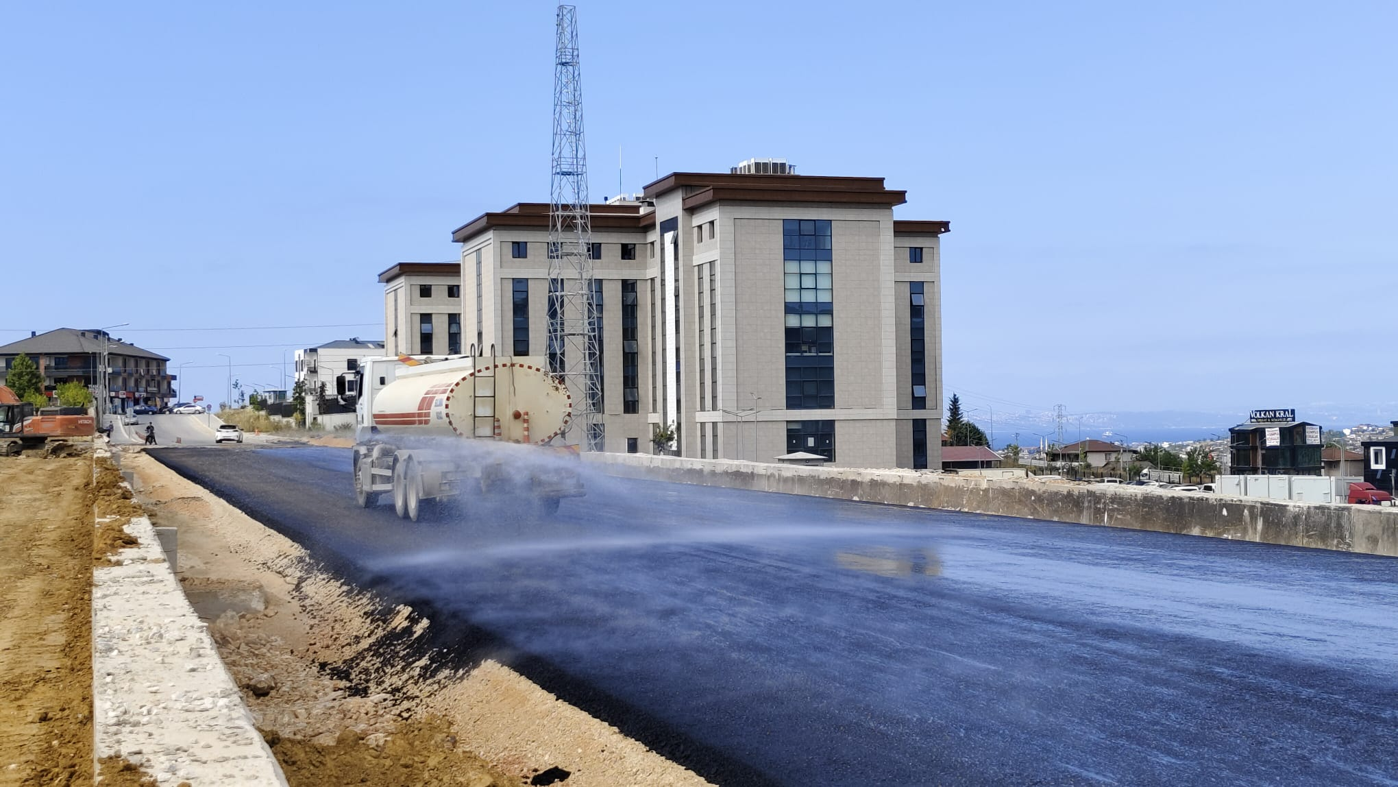 Yalova Eğitim ve Araştırma Hastanesi'ne Ulaşım Rahatlıyor: Yol Ay Sonunda Açılıyor, 190 Araçlık Otopark Geliyor