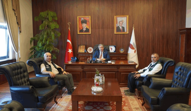 DSİ'den Yalova Üniversitesi’ne Yangınla Mücadele Desteği 1 DSİ'den Yalova Üniversitesi’ne Yangınla Mücadele Desteği