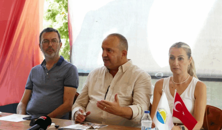 Başkan Avni Kurt’tan Basın Bayramında Festival ve Hizmet Sunumu: 18. Altın Çınar Festivali Programı Açıklandı