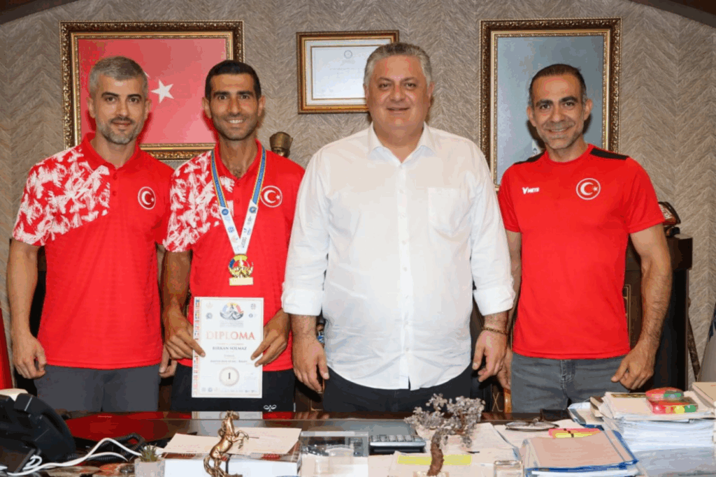 YALOVALI SPORCULAR DÜNYA ŞAMPİYONASI ÖNCESİ BAŞKAN GÜREL’İ ZİYARET ETTİ