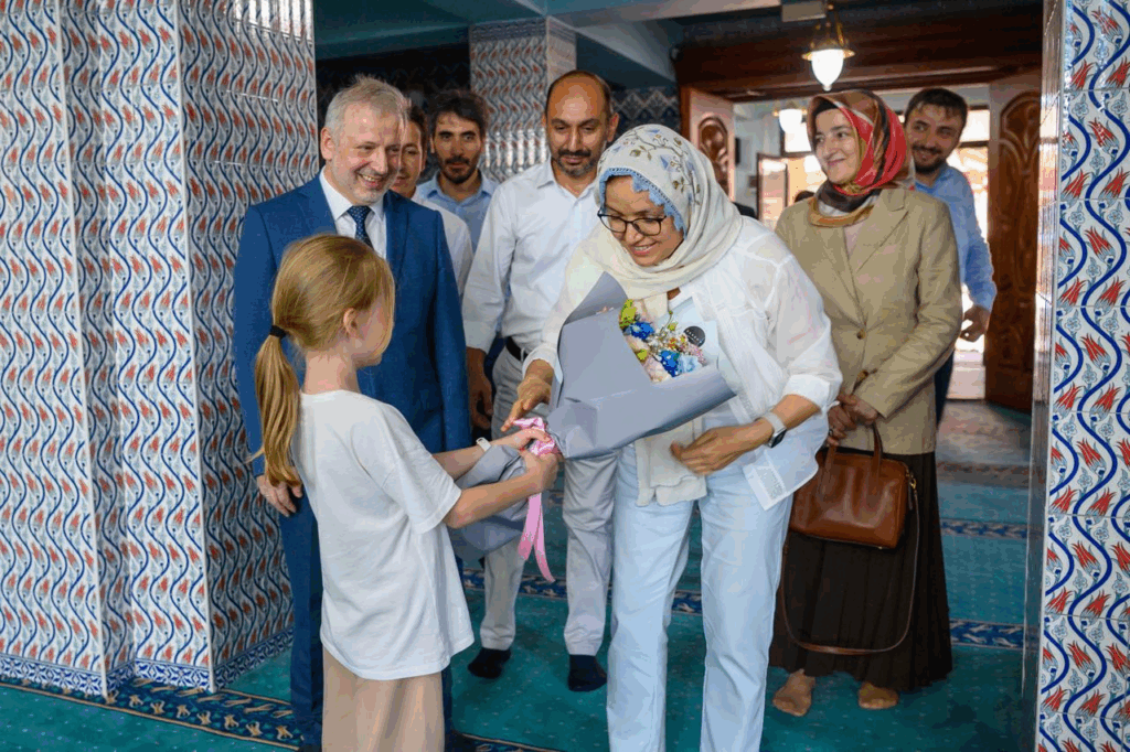 VALİ DR. HÜLYA KAYA’DAN YAZ KUR’AN KURSLARINA ZİYARET