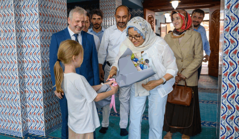 VALİ DR. HÜLYA KAYA’DAN YAZ KUR’AN KURSLARINA ZİYARET