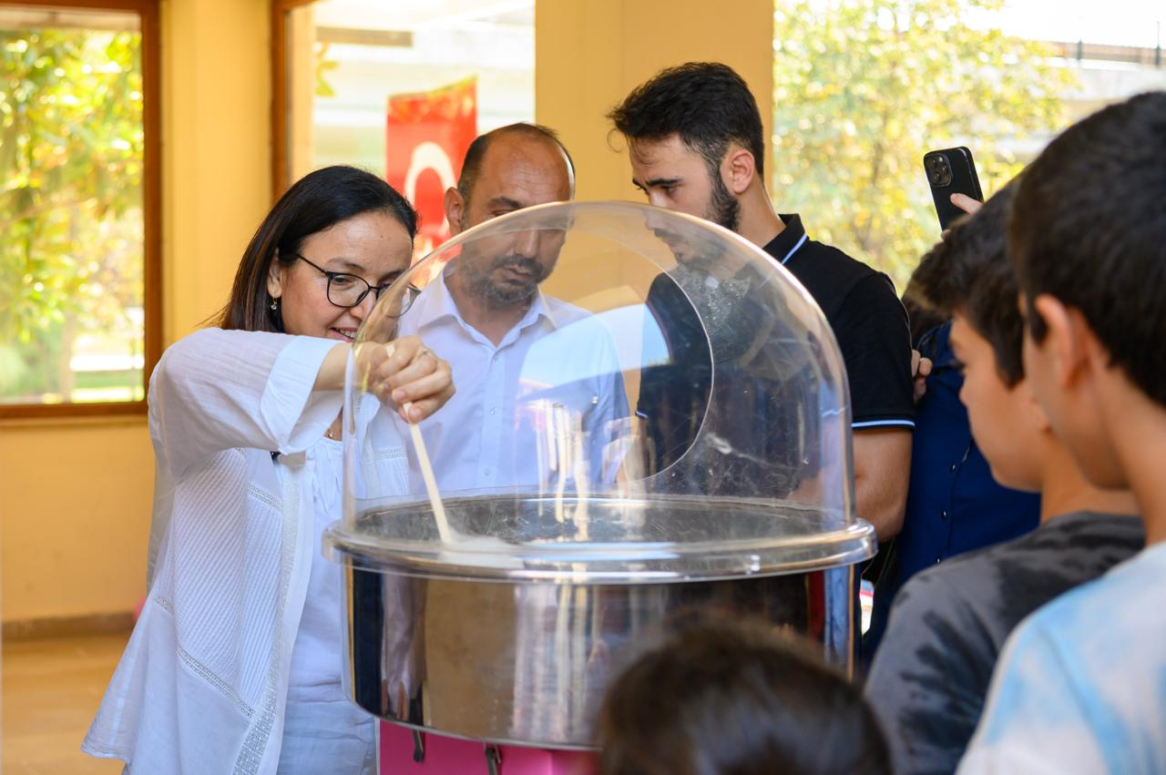 VALİ DR. HÜLYA KAYA’DAN YAZ KUR’AN KURSLARINA ZİYARET