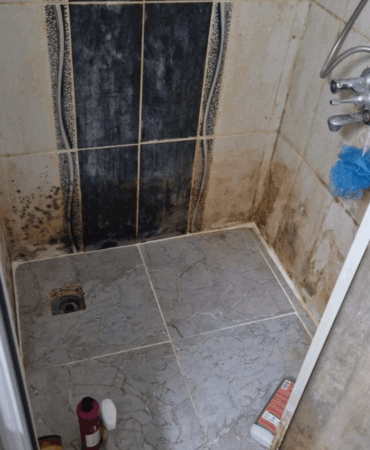 GENÇLER MİKROP YUVASINA MAHKÛM EDİLDİ