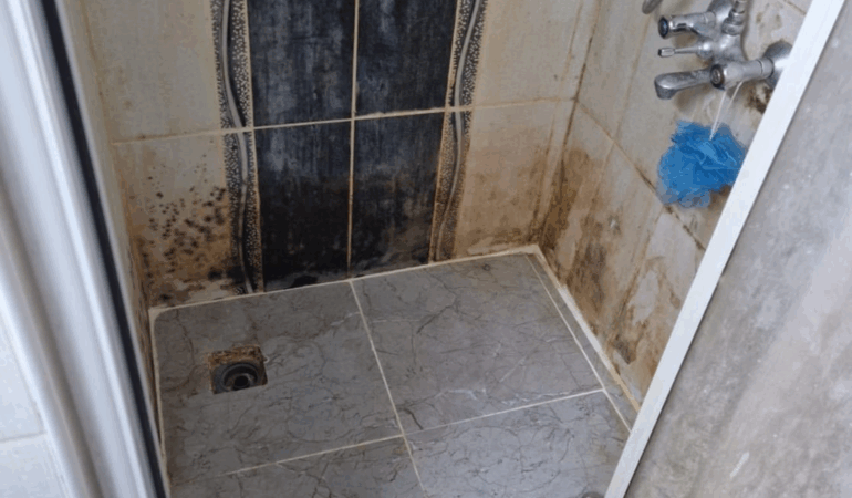 GENÇLER MİKROP YUVASINA MAHKÛM EDİLDİ