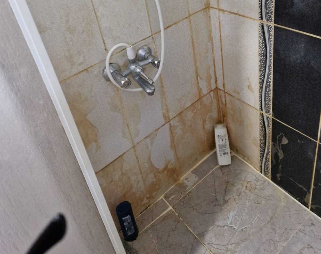 GENÇLER MİKROP YUVASINA MAHKÛM EDİLDİ