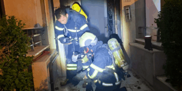 ÇİFTLİKKÖY İTFAİYESİ’NDEN BİNA YANGININA KRİTİK MÜDAHALE