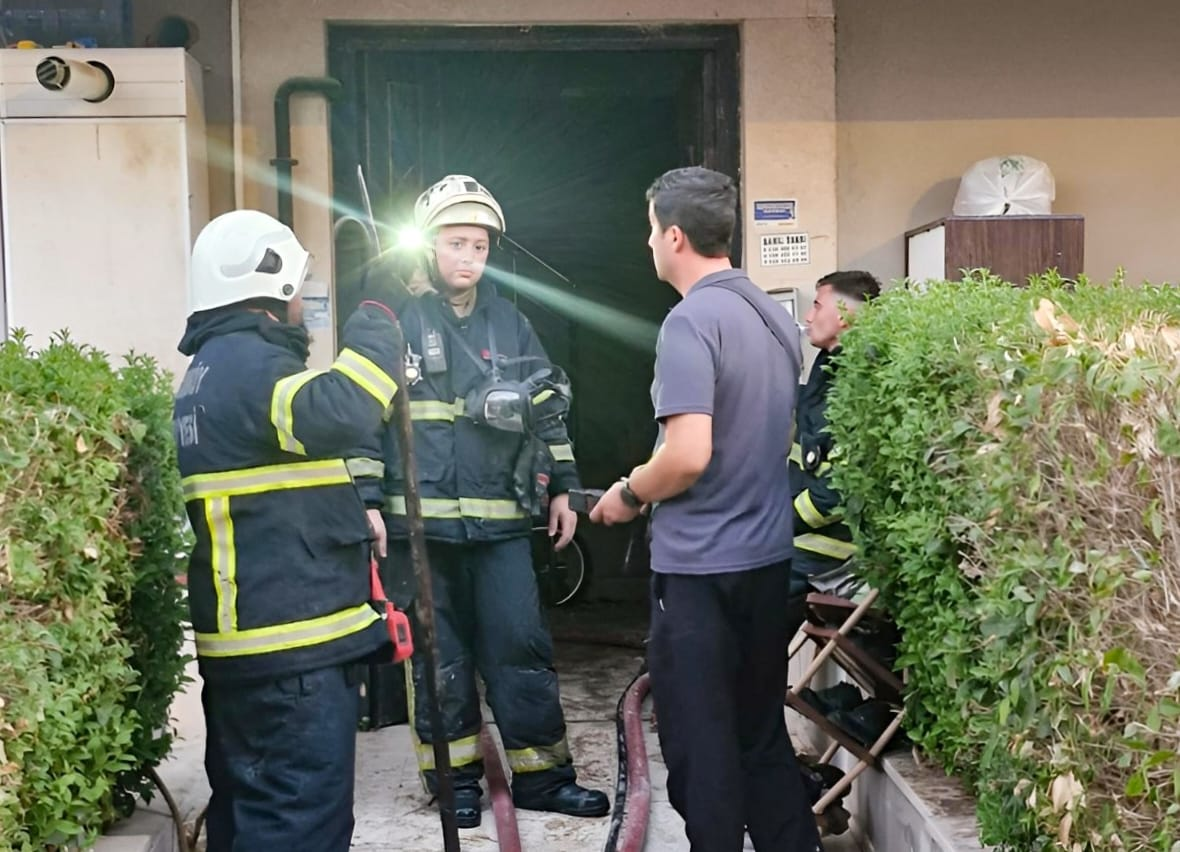 ÇİFTLİKKÖY İTFAİYESİ’NDEN BİNA YANGININA KRİTİK MÜDAHALE