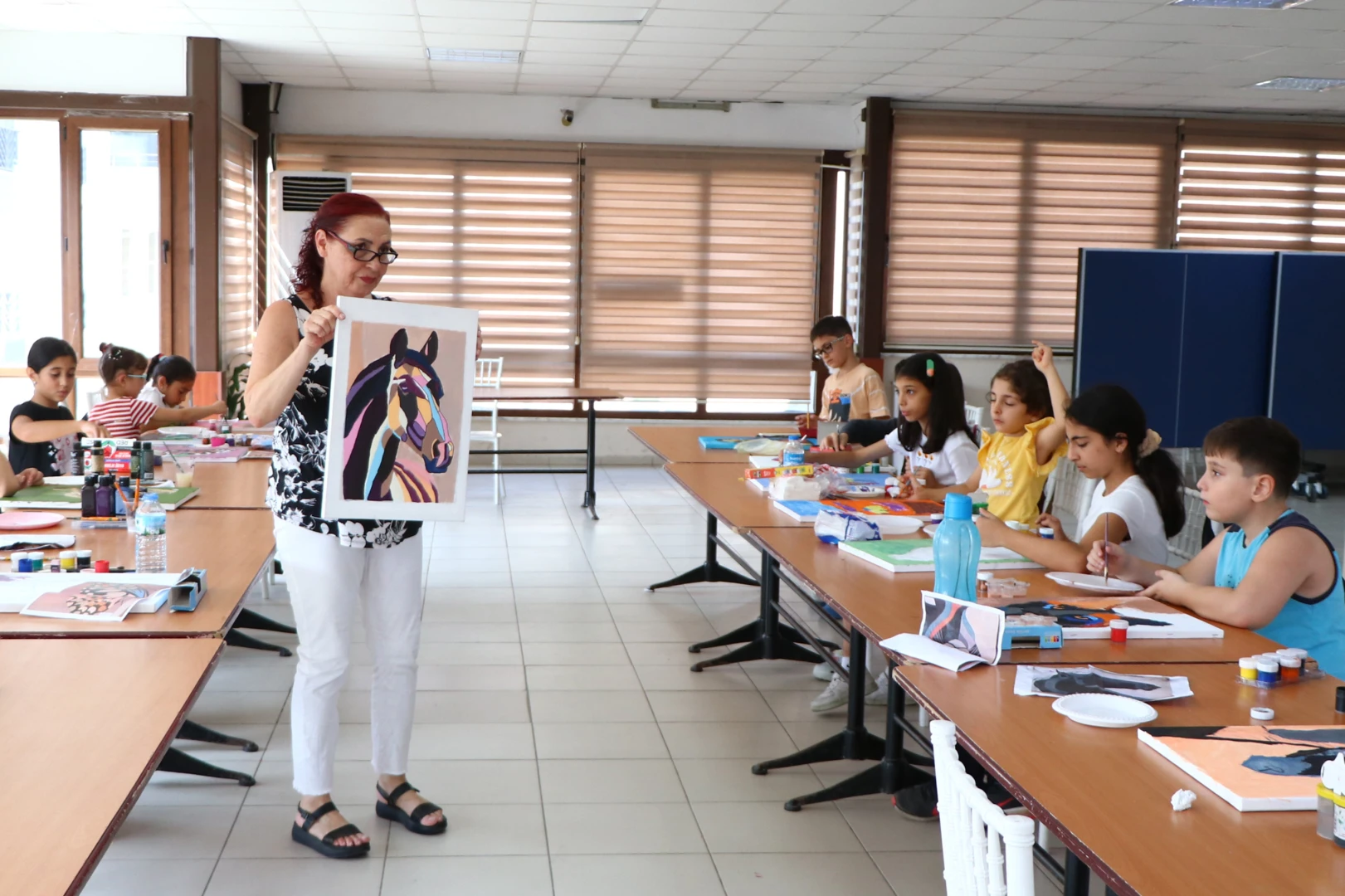 ÇİFTLİKKÖY’ÜN MİNİK PİCASSO’LARI SERGİYE HAZIRLANIYOR