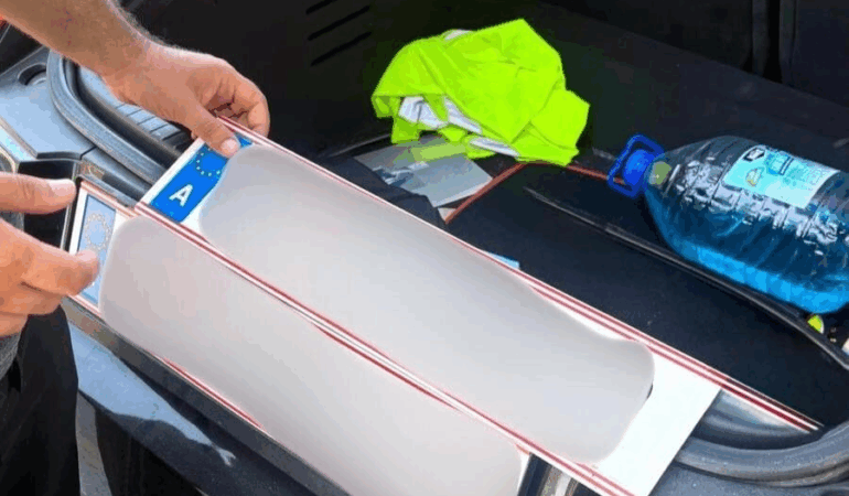 Yalova’da Sahte Plaka Operasyonu: Avusturya Plakalı Araçta Resmi Belgede Sahtecilik Tespit Edildi