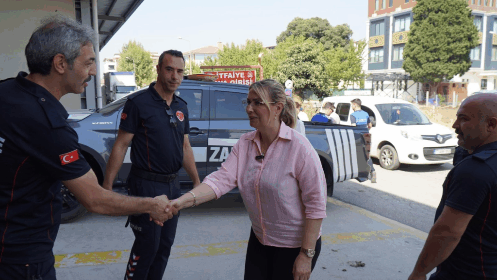 Başkan Fazlaca, Fedakar İtfaiyecilere Teşekkür Etti