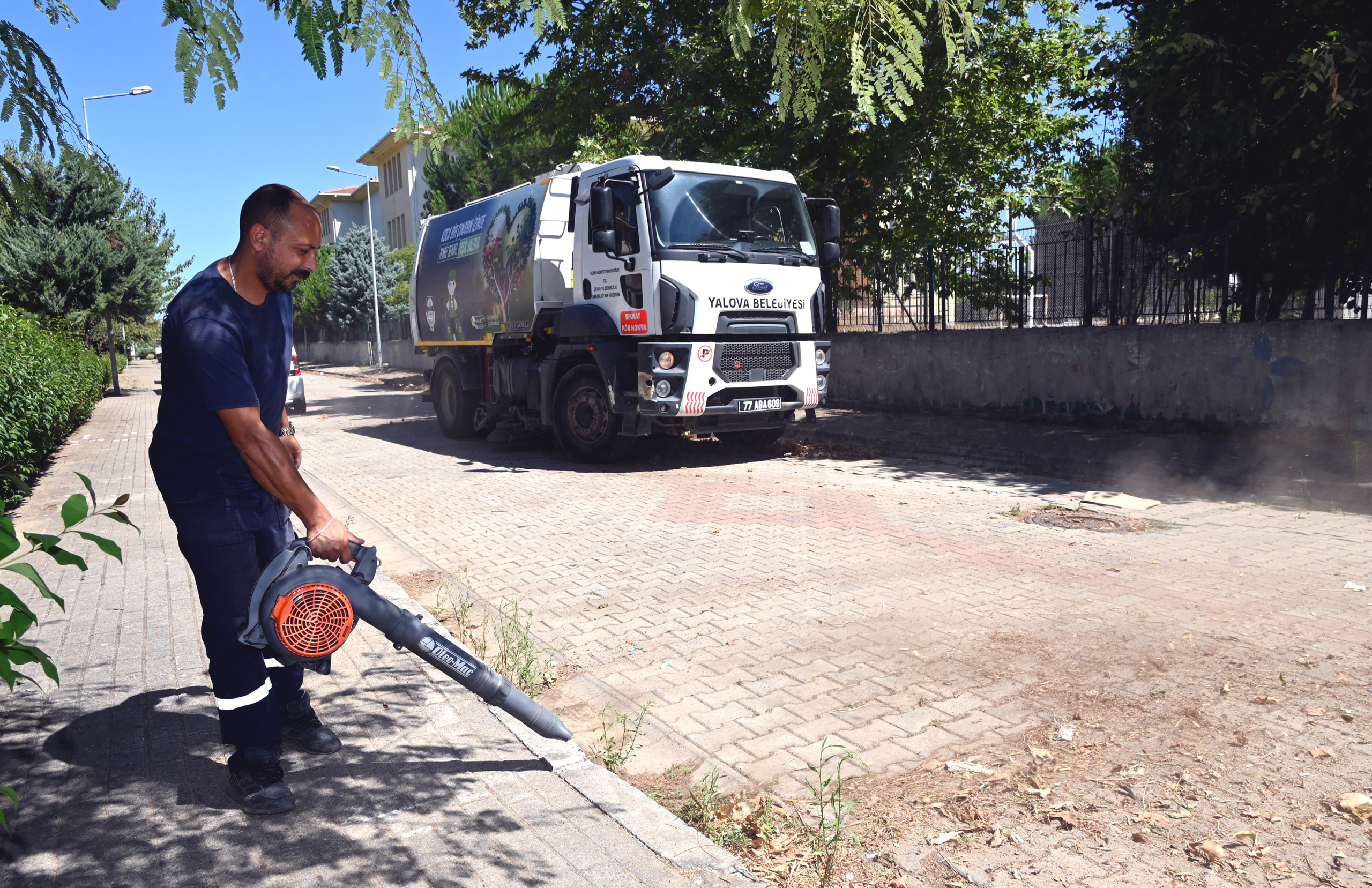 PAŞAKENT MAHALLESİ'NE KAPSAMLI BAKIM VE TEMİZLİK ÇALIŞMASI