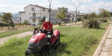 PARK VE BAHÇELERİN BAKIMLARI DEVAM EDİYOR